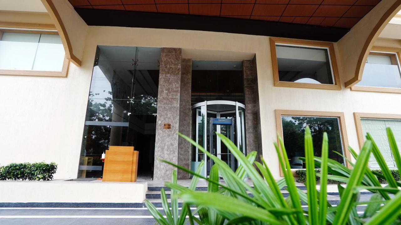 The Fern Residency Sarnath Varanasi Exterior foto